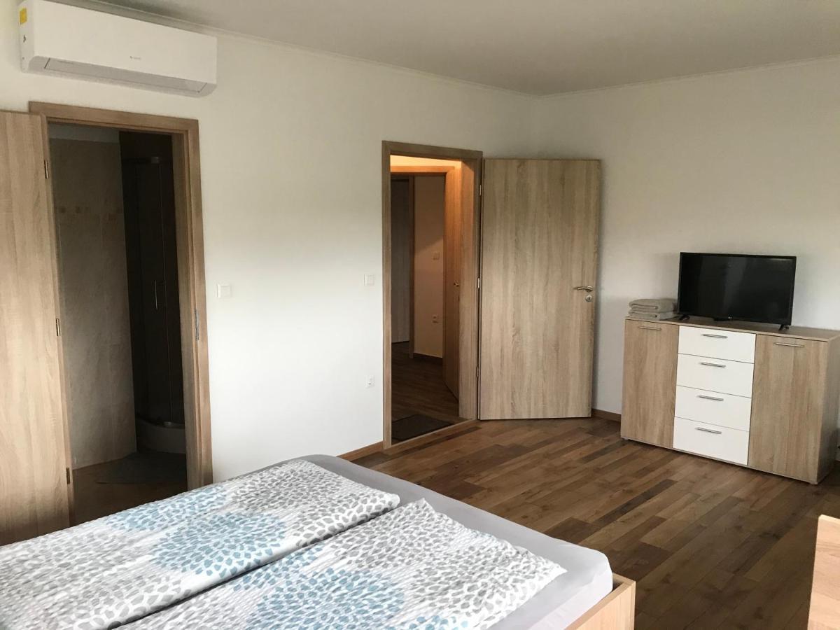 Matyas Vendeghaz 3 Rooms Apartment Kópháza エクステリア 写真